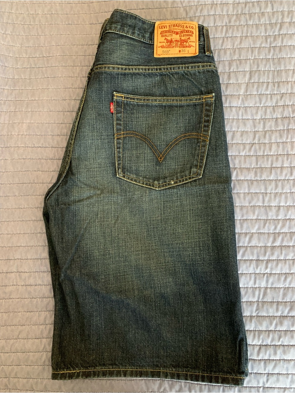 Men's Loose Fit Dark Wash Jean Shorts - Picture 2 of 3